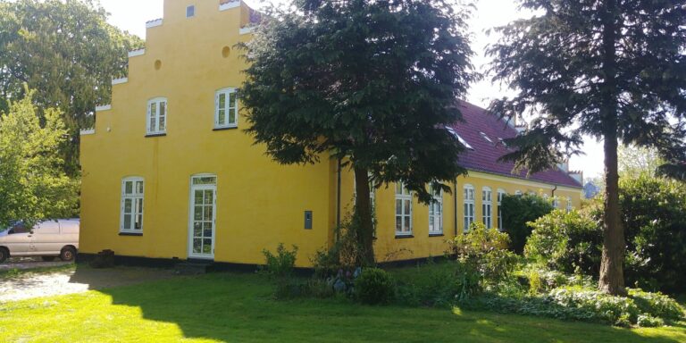 Præstegård fra haven